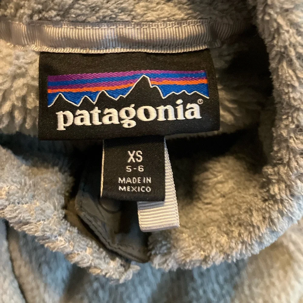 Patagonia Soft Gray Fleece Jacket - Picture 6 of 6